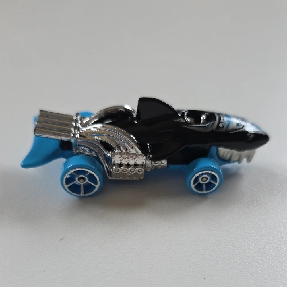 Hot Wheels Set - Sharkcruiser, Turtoshell, And Shark Bite